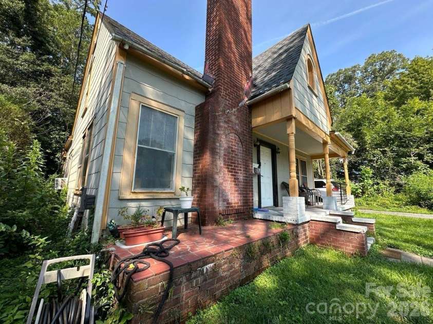 311 Beall Street, Lenoir, NC 28645.  MLS# CAR4415735, YatesRealty ID 45087. 