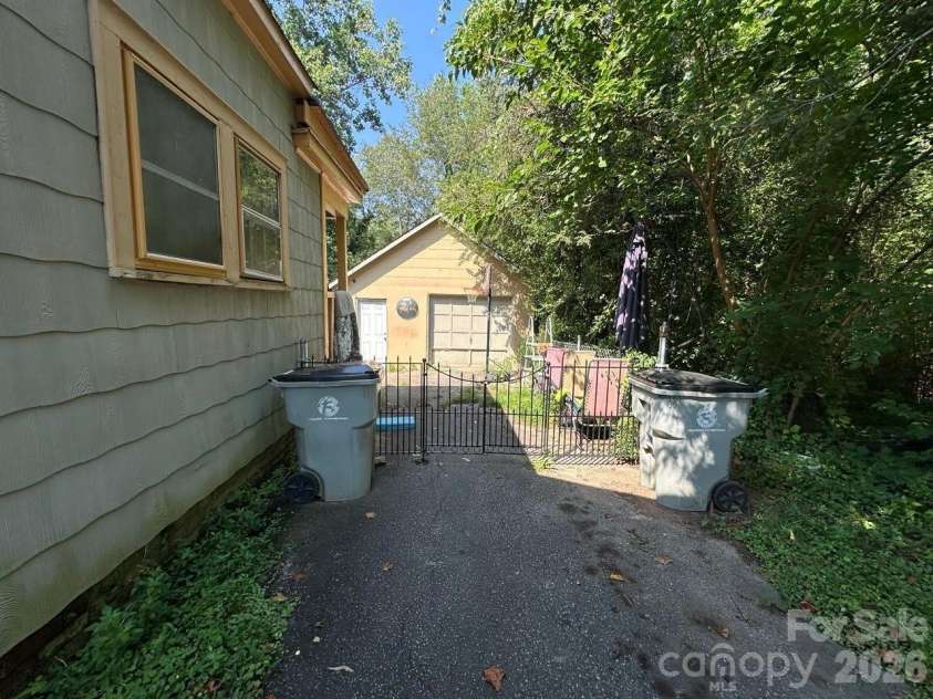 311 Beall Street, Lenoir, NC 28645.  MLS# CAR4415735, YatesRealty ID 45087. 
