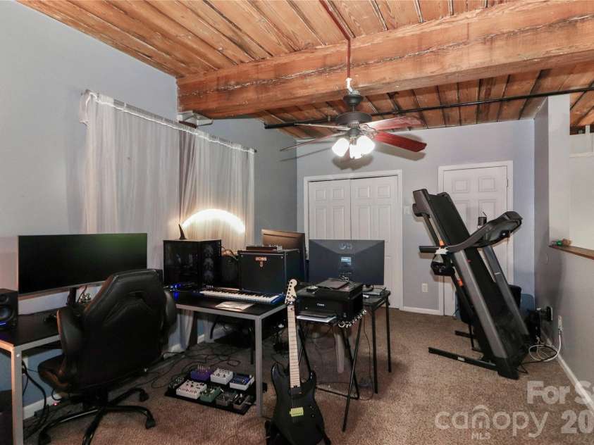 201 Hoskins Road, Charlotte, NC 28208.  MLS# CAR4341701, YatesRealty ID 4509. 