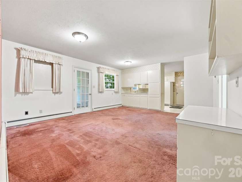 434 Mountain View Drive, Morganton, NC 28655.  MLS# CAR4415264, YatesRealty ID 45091. 