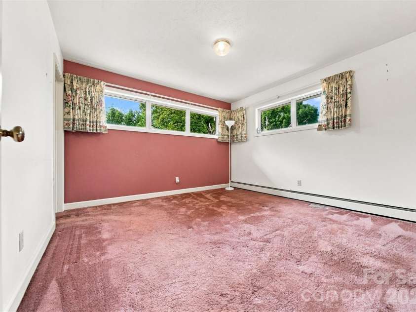 434 Mountain View Drive, Morganton, NC 28655.  MLS# CAR4415264, YatesRealty ID 45091. 