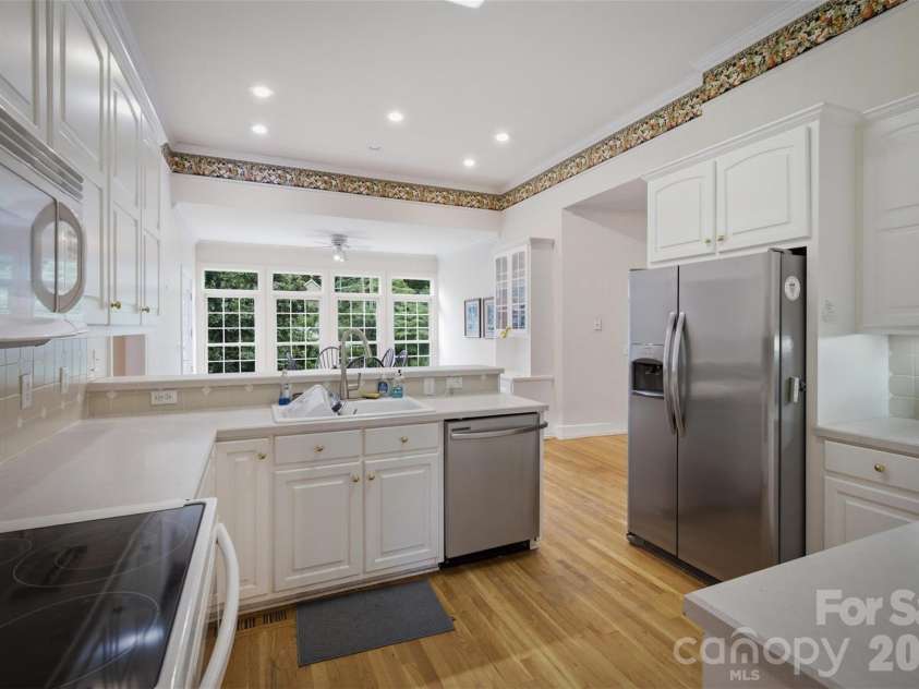 405 Woodridge Drive, Lenoir, NC 28645.  MLS# CAR4397701, YatesRealty ID 45092. 