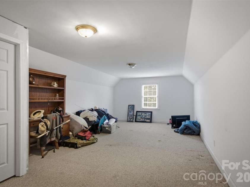 405 Woodridge Drive, Lenoir, NC 28645.  MLS# CAR4397701, YatesRealty ID 45092. 