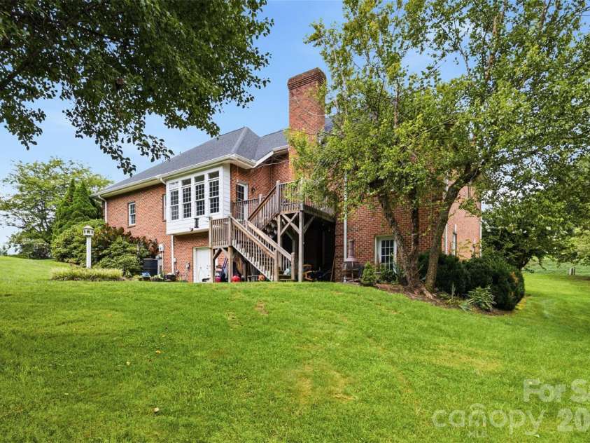405 Woodridge Drive, Lenoir, NC 28645.  MLS# CAR4397701, YatesRealty ID 45092. 