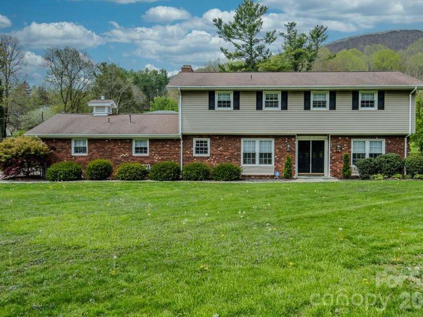 501 Jefferson Avenue, West Jefferson, NC 28694.  MLS# CAR4415743, YatesRealty ID 45093. 