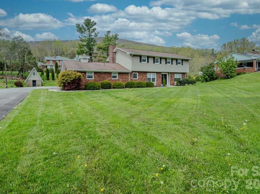 501 Jefferson Avenue, West Jefferson, NC 28694.  MLS# CAR4415743, YatesRealty ID 45093. 