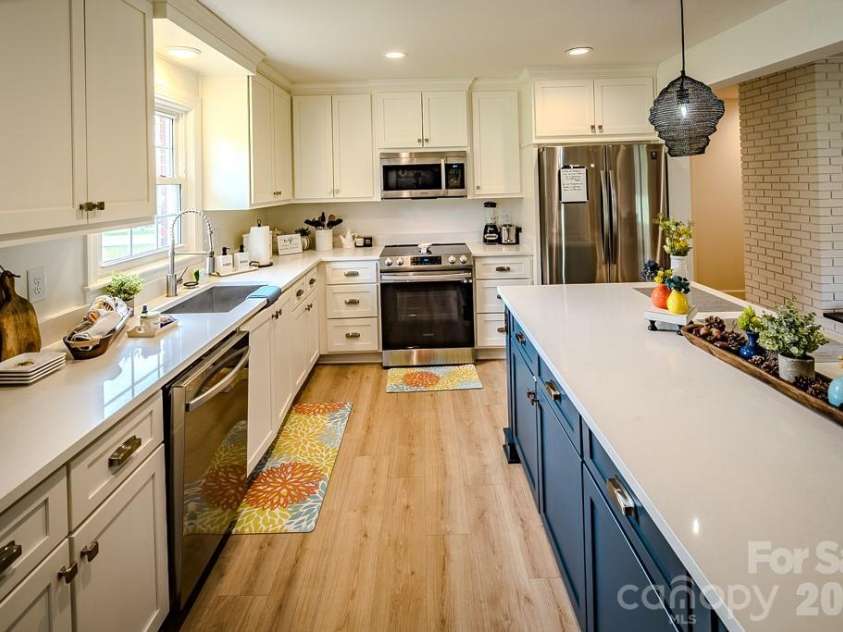 501 Jefferson Avenue, West Jefferson, NC 28694.  MLS# CAR4415743, YatesRealty ID 45093. 