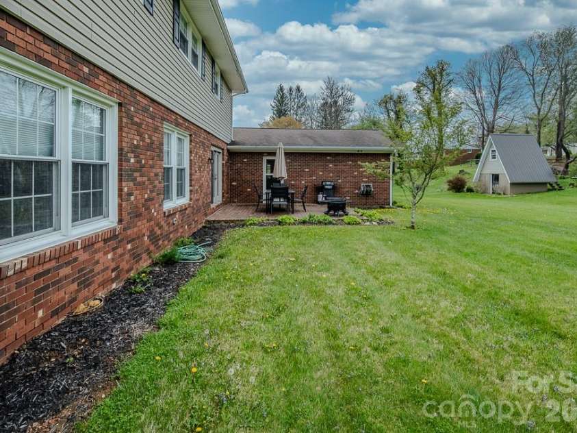501 Jefferson Avenue, West Jefferson, NC 28694.  MLS# CAR4415743, YatesRealty ID 45093. 