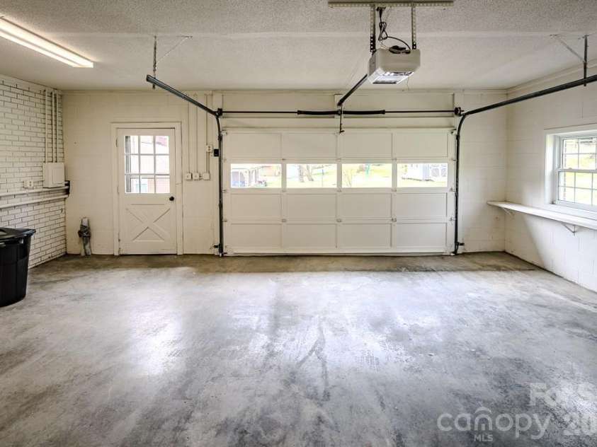 501 Jefferson Avenue, West Jefferson, NC 28694.  MLS# CAR4415743, YatesRealty ID 45093. 