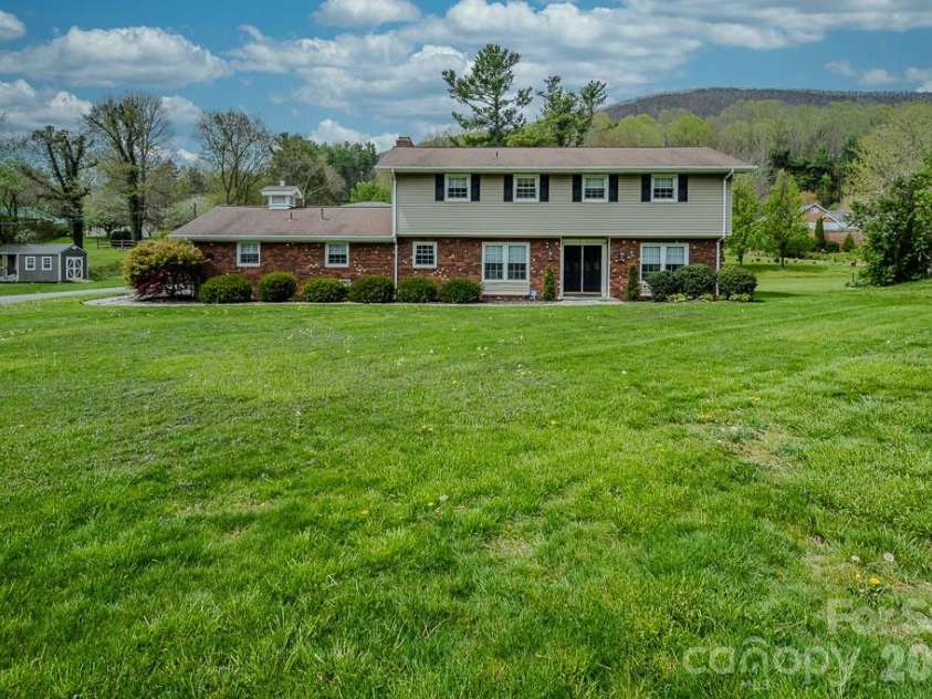 501 Jefferson Avenue, West Jefferson, NC 28694.  MLS# CAR4415743, YatesRealty ID 45093. 