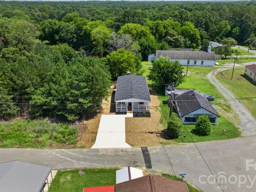 1303 Elrado Street, Burlington, NC 27217.  MLS# CAR4413497, YatesRealty ID 45094. 