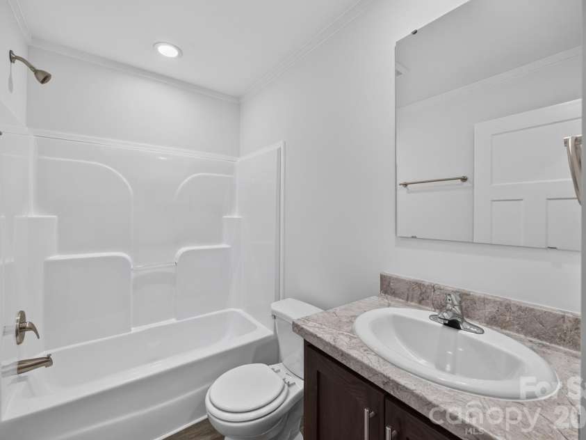 1303 Elrado Street, Burlington, NC 27217.  MLS# CAR4413497, YatesRealty ID 45094. Hall Bath