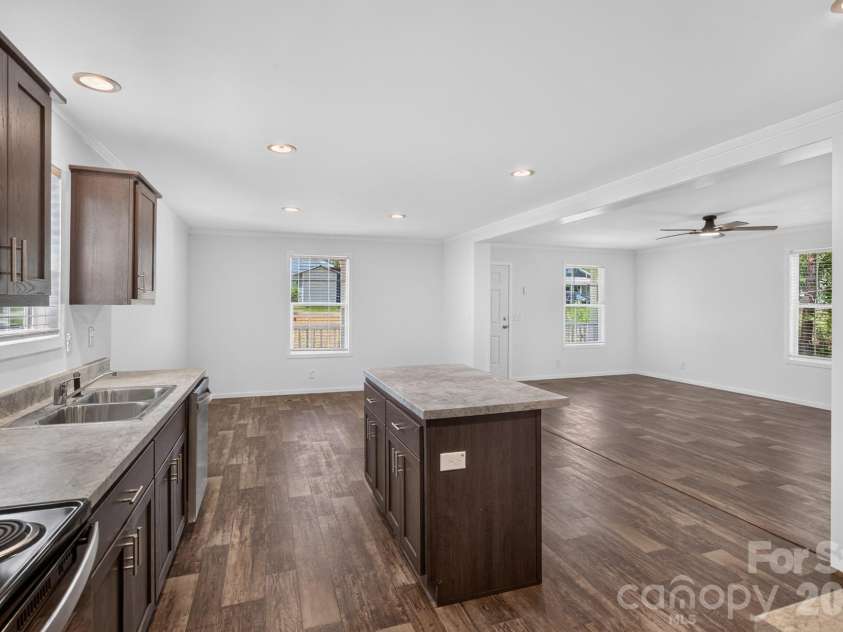 1303 Elrado Street, Burlington, NC 27217.  MLS# CAR4413497, YatesRealty ID 45094. Kitchen/Dining Area