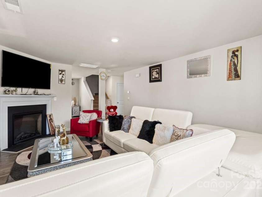 1317 Mifflin Lane, Dallas, NC 28034.  MLS# CAR4316653, YatesRealty ID 45095. 