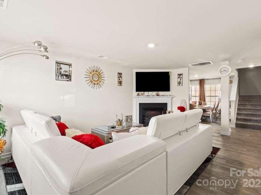 1317 Mifflin Lane, Dallas, NC 28034.  MLS# CAR4316653, YatesRealty ID 45095. 