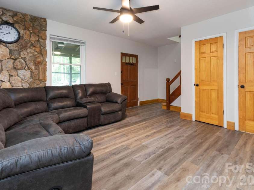 210 Sunset Farm Road, Whittier, NC 28789.  MLS# CAR4412792, YatesRealty ID 45097. 