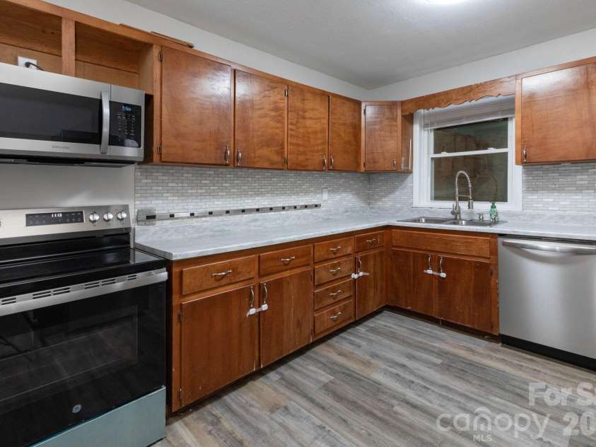 210 Sunset Farm Road, Whittier, NC 28789.  MLS# CAR4412792, YatesRealty ID 45097. 