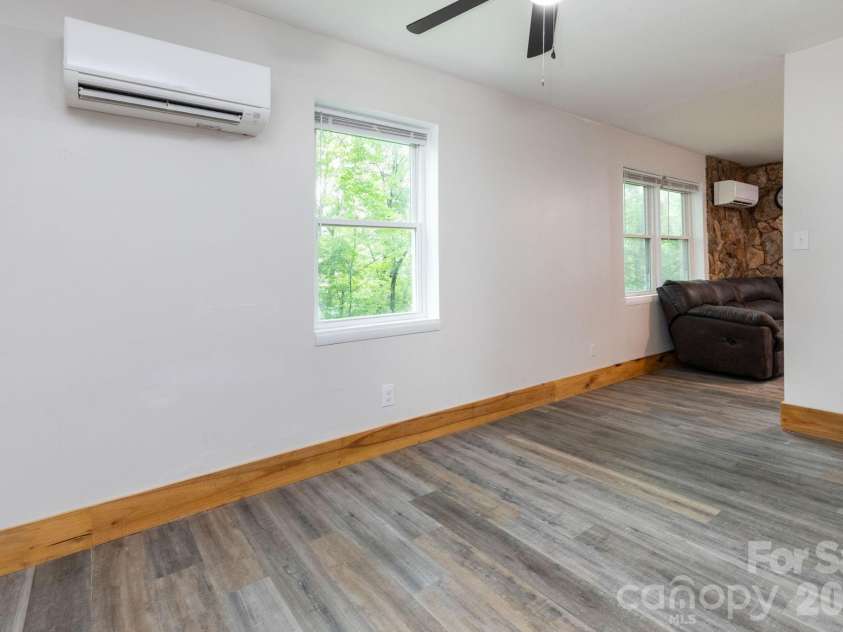 210 Sunset Farm Road, Whittier, NC 28789.  MLS# CAR4412792, YatesRealty ID 45097. 