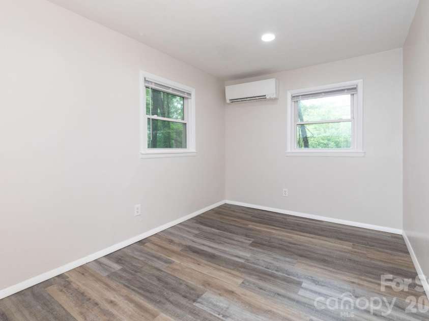 210 Sunset Farm Road, Whittier, NC 28789.  MLS# CAR4412792, YatesRealty ID 45097. 