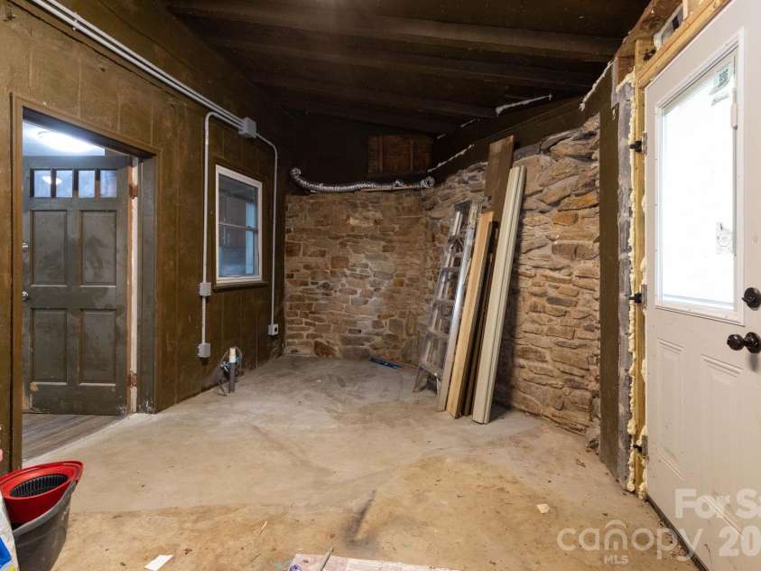 210 Sunset Farm Road, Whittier, NC 28789.  MLS# CAR4412792, YatesRealty ID 45097. 