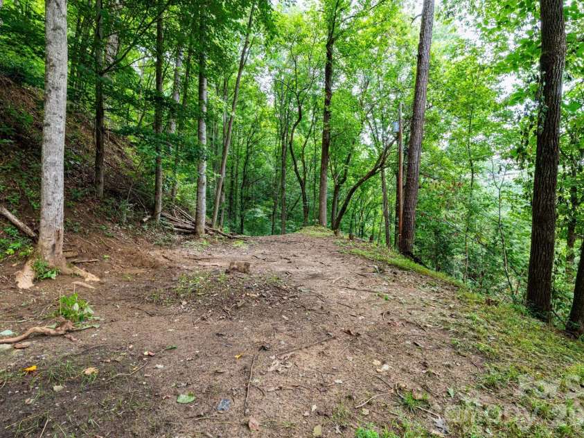 210 Sunset Farm Road, Whittier, NC 28789.  MLS# CAR4412792, YatesRealty ID 45097. 