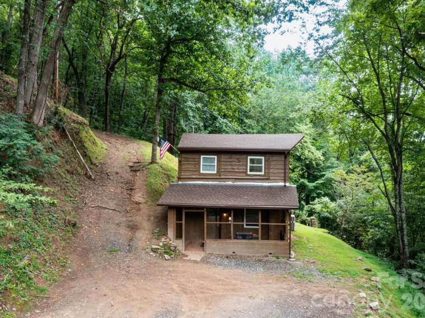210 Sunset Farm Road, Whittier, NC 28789.  MLS# CAR4412792, YatesRealty ID 45097. 