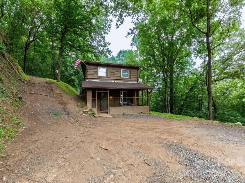 210 Sunset Farm Road, Whittier, NC 28789.  MLS# CAR4412792, YatesRealty ID 45097. 