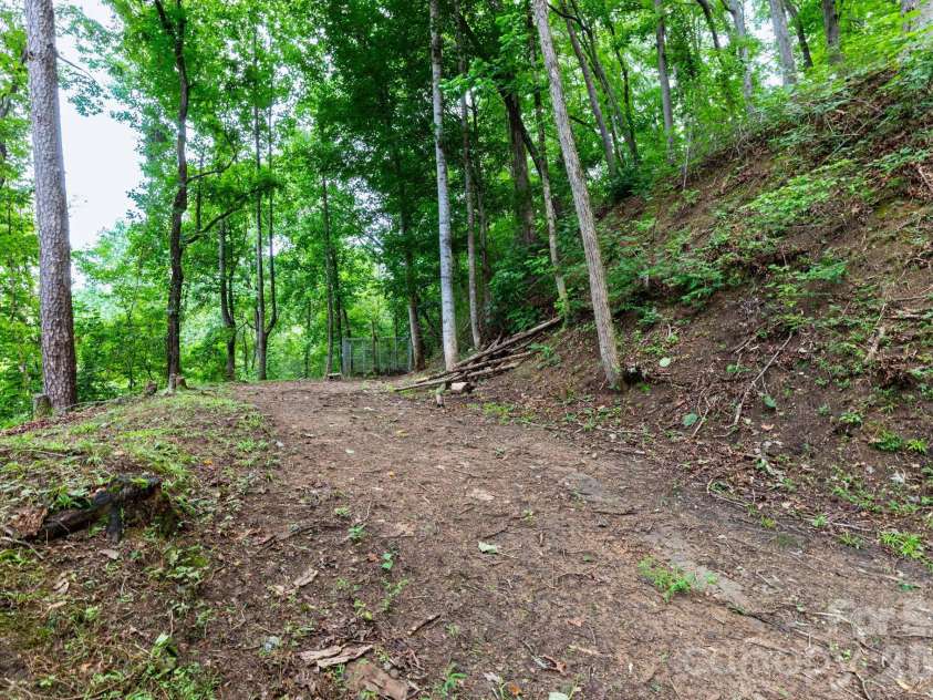 210 Sunset Farm Road, Whittier, NC 28789.  MLS# CAR4412792, YatesRealty ID 45097. 