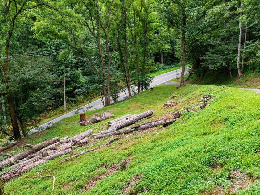 210 Sunset Farm Road, Whittier, NC 28789.  MLS# CAR4412792, YatesRealty ID 45097. 