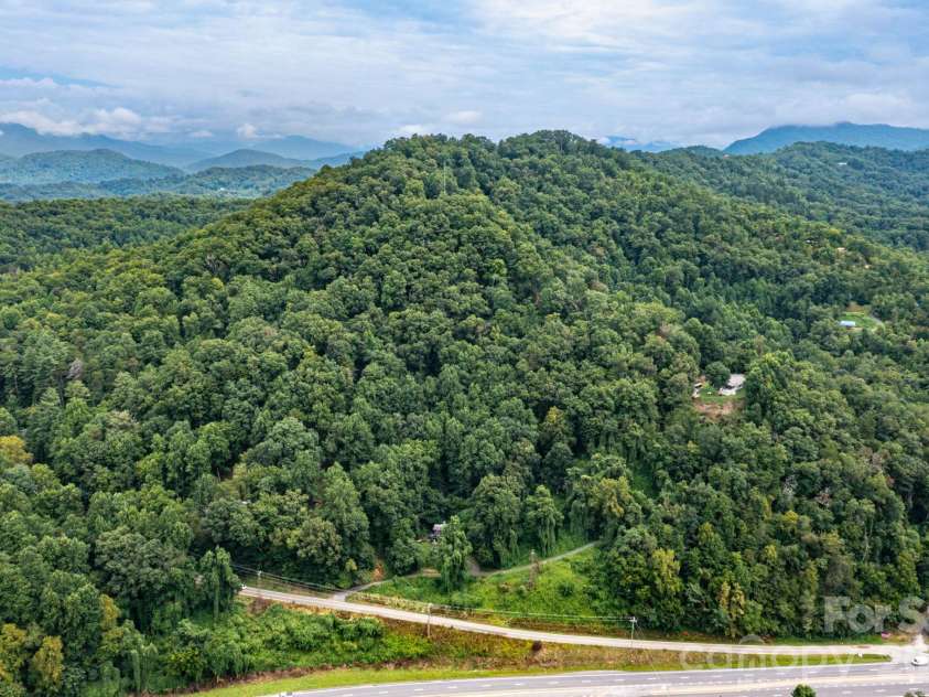 210 Sunset Farm Road, Whittier, NC 28789.  MLS# CAR4412792, YatesRealty ID 45097. 