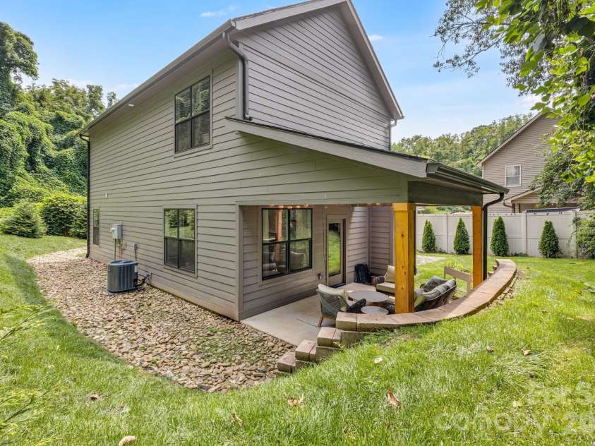 108 Glendale Avenue, Asheville, NC 28803.  MLS# CAR4403353, YatesRealty ID 45099. 