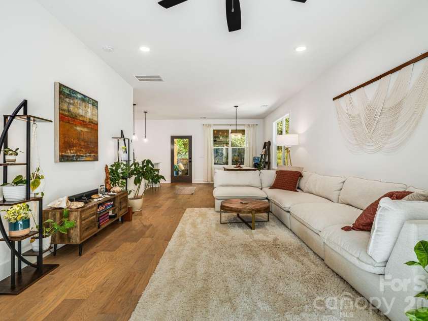 108 Glendale Avenue, Asheville, NC 28803.  MLS# CAR4403353, YatesRealty ID 45099. 