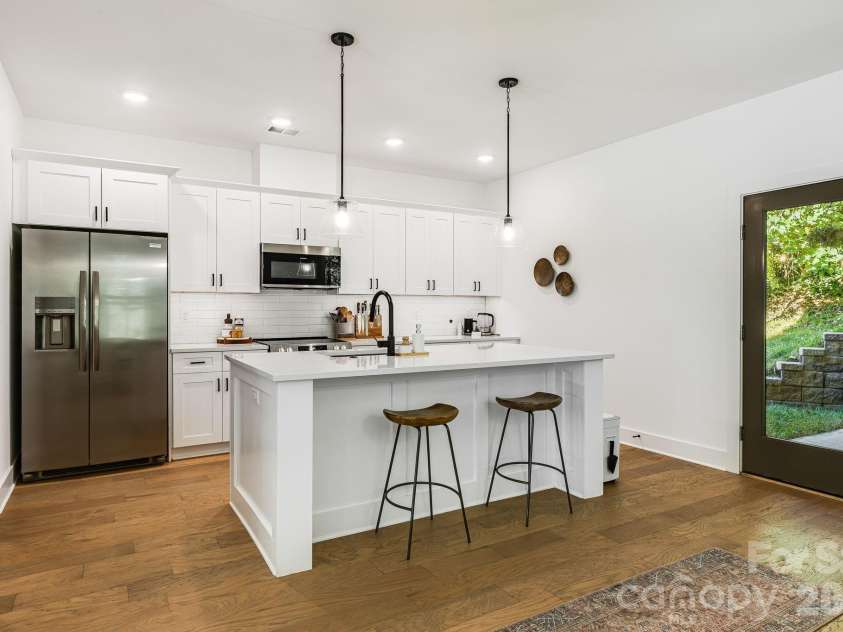 108 Glendale Avenue, Asheville, NC 28803.  MLS# CAR4403353, YatesRealty ID 45099. 