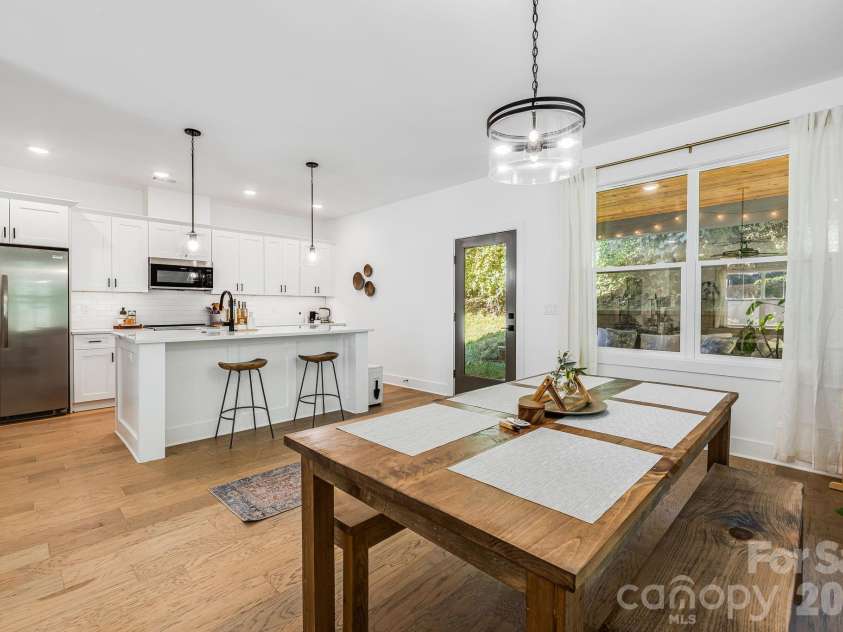 108 Glendale Avenue, Asheville, NC 28803.  MLS# CAR4403353, YatesRealty ID 45099. 