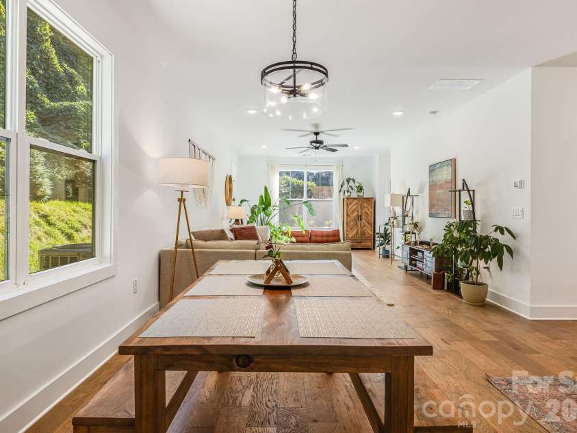 108 Glendale Avenue, Asheville, NC 28803.  MLS# CAR4403353, YatesRealty ID 45099. 