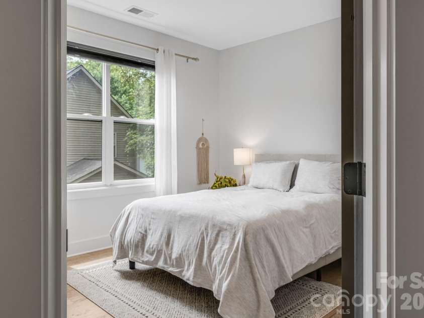108 Glendale Avenue, Asheville, NC 28803.  MLS# CAR4403353, YatesRealty ID 45099. 