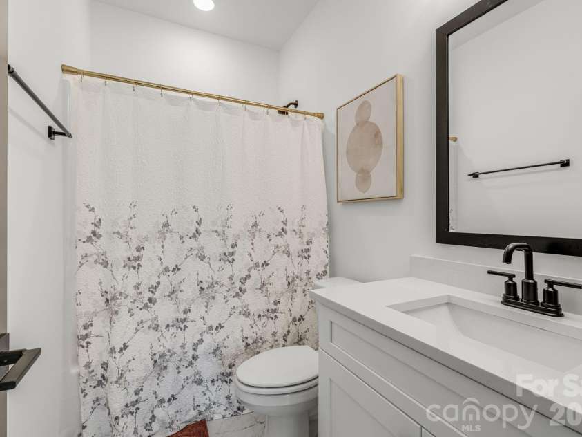 108 Glendale Avenue, Asheville, NC 28803.  MLS# CAR4403353, YatesRealty ID 45099. 