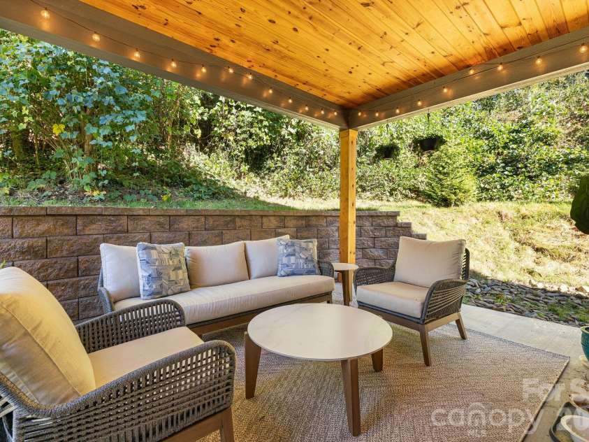 108 Glendale Avenue, Asheville, NC 28803.  MLS# CAR4403353, YatesRealty ID 45099. 