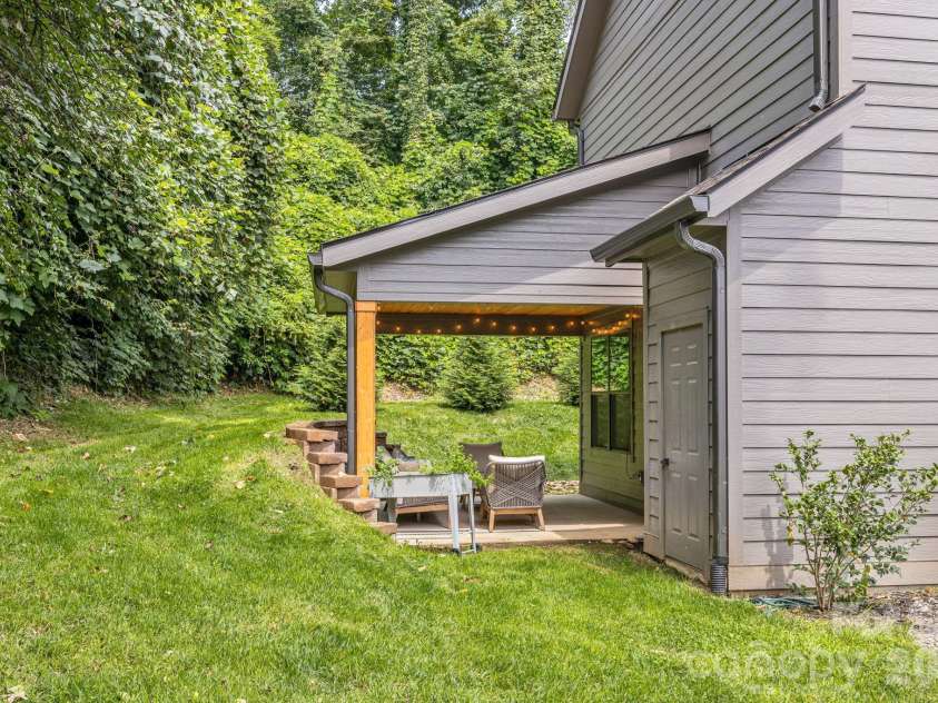 108 Glendale Avenue, Asheville, NC 28803.  MLS# CAR4403353, YatesRealty ID 45099. 