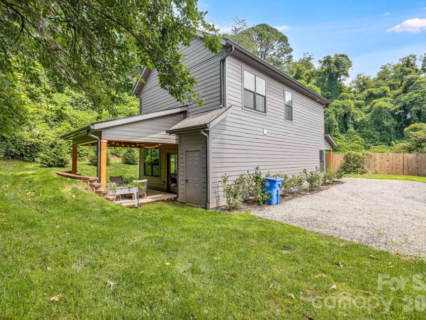 108 Glendale Avenue, Asheville, NC 28803.  MLS# CAR4403353, YatesRealty ID 45099. 