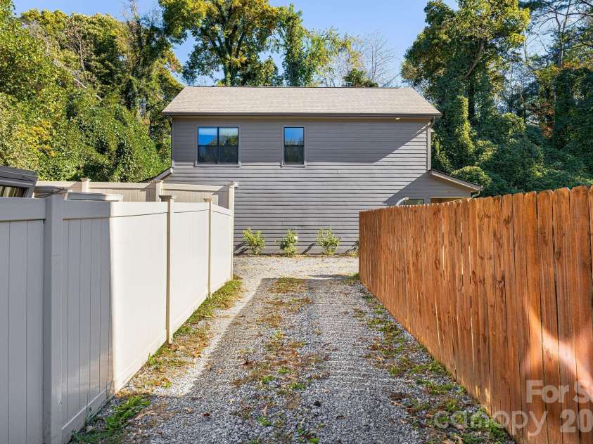 108 Glendale Avenue, Asheville, NC 28803.  MLS# CAR4403353, YatesRealty ID 45099. 