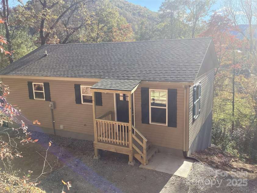 212 Brigsy Lane, Whittier, NC 28789.  MLS# CAR4317666, YatesRealty ID 451. 