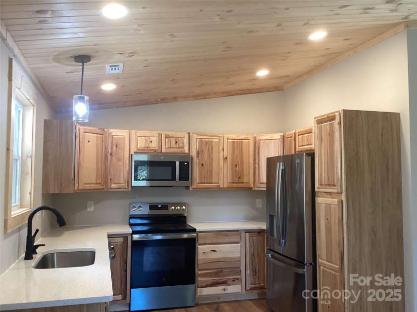 212 Brigsy Lane, Whittier, NC 28789.  MLS# CAR4317666, YatesRealty ID 451. 