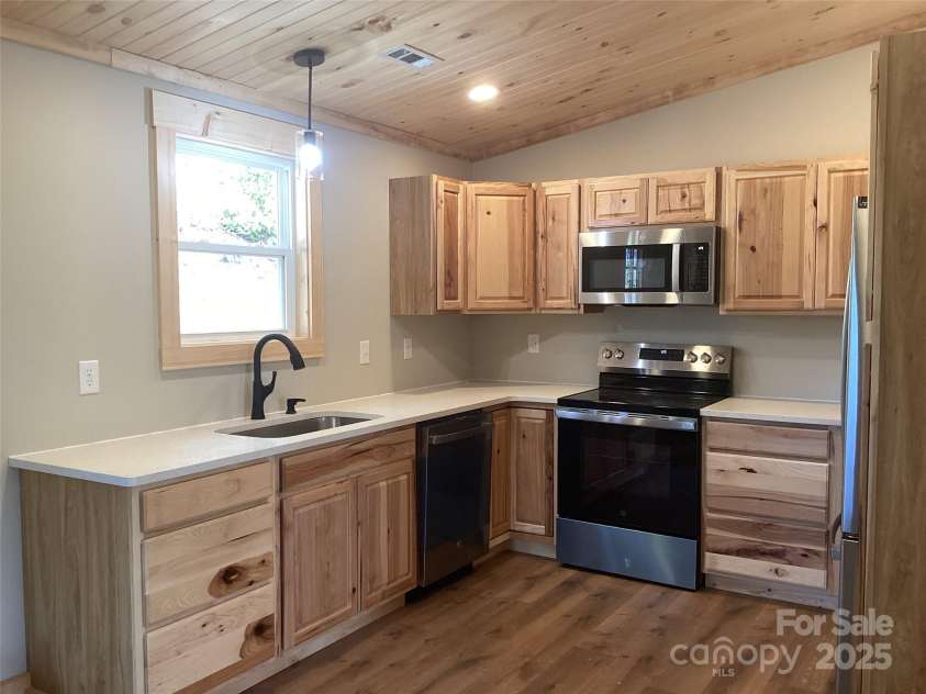 212 Brigsy Lane, Whittier, NC 28789.  MLS# CAR4317666, YatesRealty ID 451. 