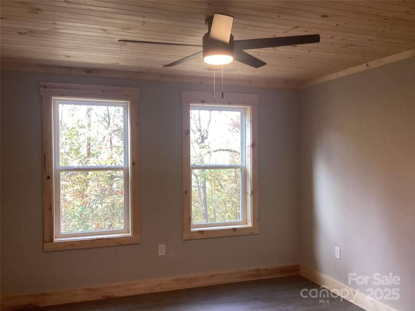 212 Brigsy Lane, Whittier, NC 28789.  MLS# CAR4317666, YatesRealty ID 451. 