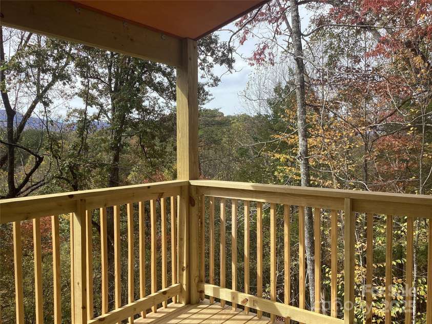 212 Brigsy Lane, Whittier, NC 28789.  MLS# CAR4317666, YatesRealty ID 451. 