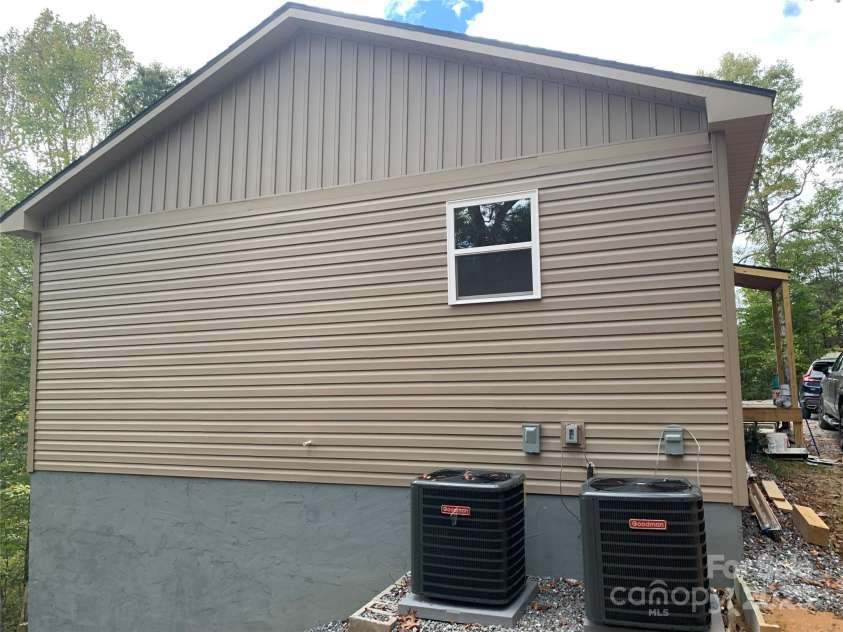 212 Brigsy Lane, Whittier, NC 28789.  MLS# CAR4317666, YatesRealty ID 451. 