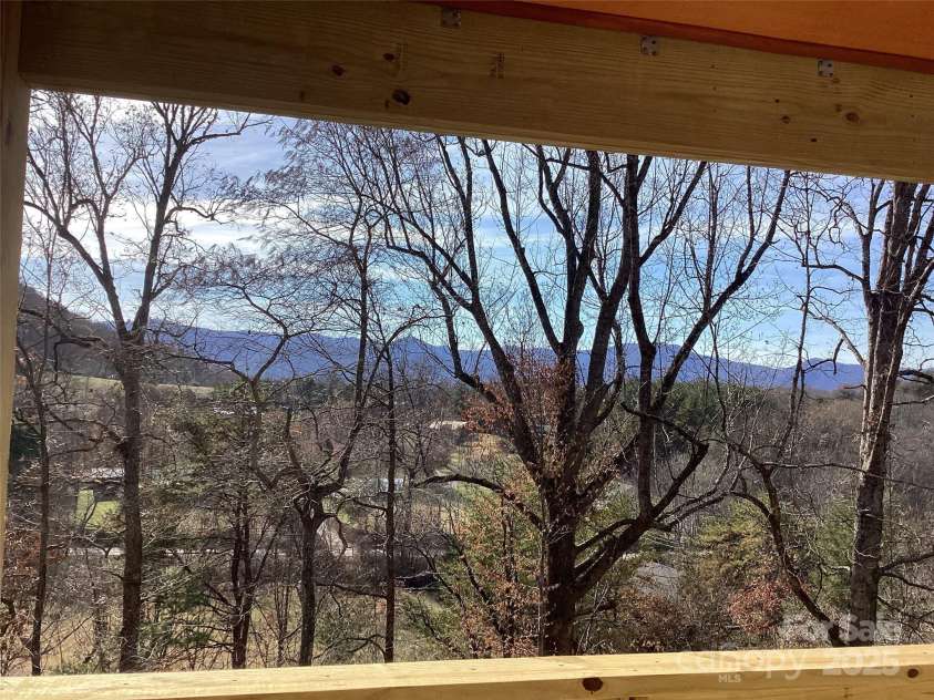212 Brigsy Lane, Whittier, NC 28789.  MLS# CAR4317666, YatesRealty ID 451. 