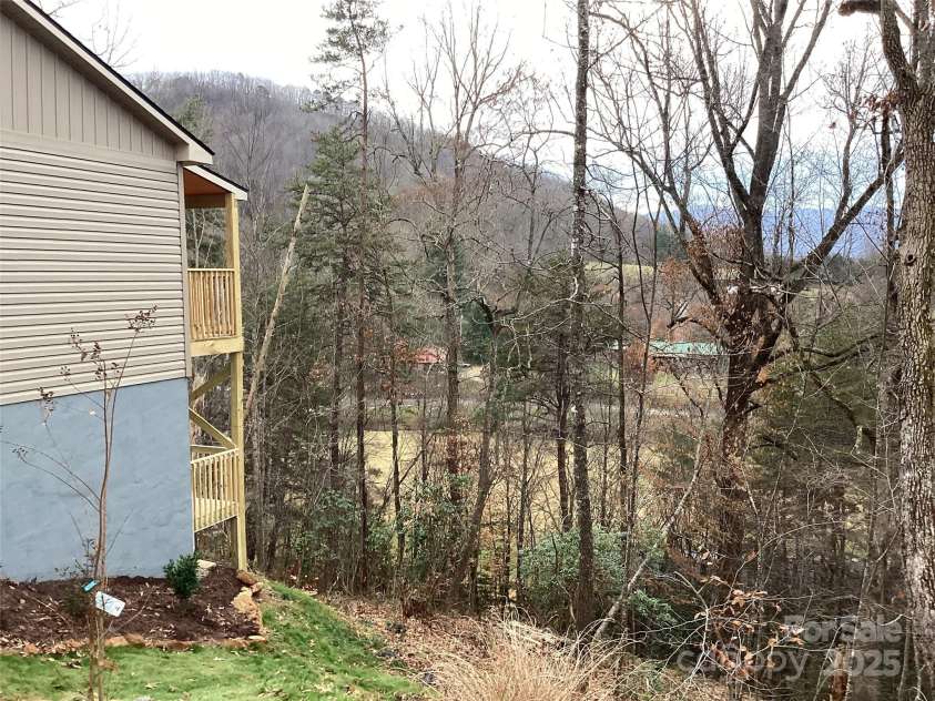 212 Brigsy Lane, Whittier, NC 28789.  MLS# CAR4317666, YatesRealty ID 451. 