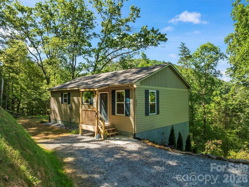 212 Brigsy Lane, Whittier, NC 28789.  MLS# CAR4391142, YatesRealty ID 451. 